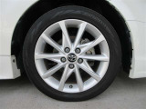 車体を引き立たせる純正ホイール