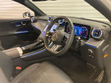 メルセデス・ベンツの定める厳しい基準をクリアしたお車のみをご案内させて頂きます。納車前整備はメーカー規定に基づき100項目以上にも及ぶ点検を熟練のメカニックによって行いご納車させて頂きます。