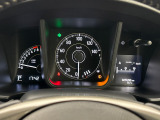 メーターも運転席から見やすいよう設定されています