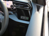 ■100項目に及ぶ点検■Audiでは独自の基準をクリアした車だけを認めています。全ての条件を満たした車だけが、認定資格を持つテクニシャンの手による100項目にも及ぶ点検・整備を受け、お客様のもとへ届けられます。