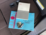 メンテナンスノート【整備記録簿】、取説も揃っています。スマートキーはバッグなどにしまったままボタン操作でエンジンの始動・停止ができて大変便利です。