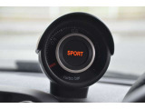 1.4リッターターボ、ガソリンエンジンのアバルト595。走行37,000kmのお車で御座います。