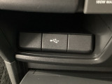 ソケット類も充実☆対応のケーブルがあれば車内でスマホなどの充電が可能です☆