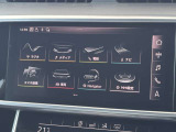 MMI コントロールパネル。シンプルなデザインのメニューなどによって優れた操作性を実現しています。ハプティック技術という振動装置がタッチパネルに付加されており押すと指先に振動のアンサーバックがあります