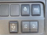 両側スライドドアはオート機能付き。運転席からも開閉可能です。