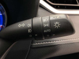 ライトスイッチです。「AUTO」にすると外の明るさに応じてスモールライト・ヘッドライトが自動でON・OFFします。夕暮れ時や屋内駐車場、トンネルなどに便利です。フォグランプもON・OFFできます。
