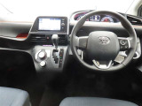 ぜひ展示車の運転席に座ってみてください。