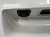 バックカメラが付いています。ナビなどのディスプレイを取り付けると、バックモニターとしてご利用いただけます!