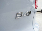 48Vハイブリッドを採用し、スタートや加速時のレスポンスの向上と伸びやかなドライビングフィールが特徴の2.0リッター4気筒直噴ターボエンジン搭載。