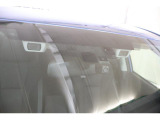 アイサイトVer.3搭載。プリクラッシュブレーキや車線逸脱警報、誤発進抑制などの機能が充実した運転支援システムです。全車速追従機能付きクルーズコントロールも備え、快適で安全なドライブをサポートします。