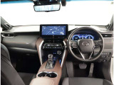 オシャレなインテリアで運転する気分も盛り上がりますよね^^