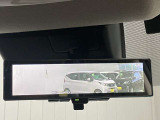 【スマートルームミラー】ルームミラー上に車体後方カメラの映像を映し出すことで車内定員、荷物状況に影響をうけません★たくさん乗せても、たくさん載せても、後方視界すっきりのインテリジェントルームミラー★