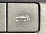 【パワーバックドア】スマートキーや運転席のボタンを押すだけでリアゲートが自動で開閉します!荷物を持っている時や、高い位置にあるバックドアを閉める際に便利な機能です♪