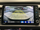 【バックカメラ】運転が苦手な方も車庫入れラクラクです!ギアをリバースに入れれば自動的に切り換わりますので、面倒な操作は不要です♪狭い駐車場もお車を傷つけず安心ですね!