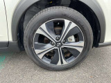 205/55R17インチタイヤ&アルミホイルが装着されています。