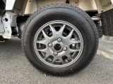 社外アルミ付き!タイヤサイズは145/80R12です。