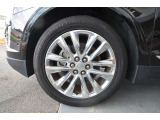 純正20アルミホイールを装着致します。235/55R20