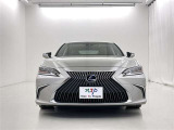 スピンドルグリルがレクサスらしさを強調します。