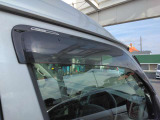 雨天時に重宝するドアバイザー、便利です!