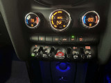 チリ・レッド ヘットアップディスプレイ ACC ドライブレコーダー バックカメラ 黒布シート ミラーETC Bluetooth【正規認定中古車】【全国正規ディーラー保証付/1年・走行距離無制限】