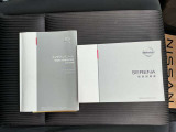取り扱い説明書、保証書そろっています。おクルマの点検整備や保証内容がきちんと記録されているから安心です。