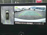 『上から丸見え』のアラウンドビューモニター搭載!車を上から見下ろした状態がナビ画面に映し出されるので、前後・左右の障害物を確認でき、安心・安全です♪一度使用すると、手放せなくなる装備です!