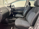 【車内ルームクリーニング済】専門スタッフにより車内はきれいにルームクリーニングを行っております。