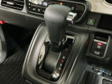 オートマチックシフトレバーは、手になじみ操作しやすい形状で安全運転にもつながります♪