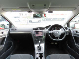 光岡自動車は、お客様と夢、希望、喜びを共有する楽しいクルマづくりと販売・サービスを通じて社会に貢献し続けます。「独創的なクルマに乗る喜びを、より多くの人々に伝えたい」それが光岡自動車の原点です。