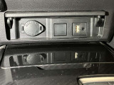 12V/120Wの電源部とメディアプレイヤー接続部です。