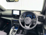 運転席まわりです。 各操作スイッチは使いやすい位置に配置されてます。