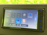 使いやすいインターフェースで、快適なドライブをサポートします。CDやUSB、Bluetoothなど、多彩なメディアに対応しており、音楽も楽しめます。