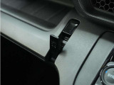 ◆コンビ二フック◆ちょっとした買い物の袋を吊り下げたり、ゴミ袋を吊り下げられるコンビニフックがあり車内を転がらず便利です!