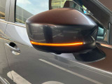 ウィンカーがドアミラーに内蔵されています。ドレスUP効果が主ですが、周りの車からも気づいてもらい易いので、安全性もにも繋がっています。