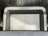 【助手席シートアンダーボックス】運転用の替え靴や、車内に常備したいこども用品、着替えた服などを収納できます★