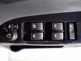 全てのドアガラスを運転席での操作が可能!窓を開けて走るドライブも気持ちがいいですよね!!♪