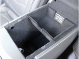 センターコンソールBOXは取り外し可能なトレイ付です!