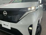 フロントのライトは全てLED仕様です!さらにフロントバンパーにはソナーがついており、アクセルとブレーキを踏み間違っても前にぶつかるリスクを軽減してくれます!!