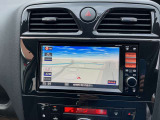 通信ユニット内蔵の日産純正メモリーナビ装備、DVD再生・USB接続・CD録音機能などAV機能も充実