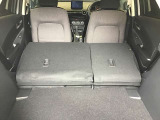 トランクルーム!リアシートは片方ずつ倒せます。乗車員数や積む荷物に応じてアレンジが可能ですので多彩に使えてとても便利です。