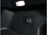 AC電源 AC100V・1500W ラゲージルーム内コンセント(助手席側)
