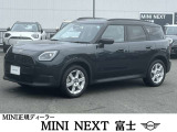 MINI最大サイズのSUVモデル。広い室内と高い走破性を備え、日常使いからアウトドアまで幅広く活躍。MINIらしいデザインと走りも魅力の一台です。