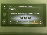 高精細なオーディオ画面は、見やすく操作も簡単。お気に入りの音楽を楽しみながら、快適なドライブをお楽しみいただけます。