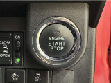 エンジンスタートボタンです。キーが車内にあれば、エンジンの始動・停止はブレーキを踏んでスイッチを押すだけ!キーを取り出す手間を省き、ワンプッシュでエンジンを操作するので簡単でスムーズです。