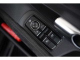 電動可倒式エクステリアミラーにポルシェエントリー&ドライブシステムなど快適装備も整っております。