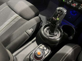 チリ・レッド ヘットアップディスプレイ ACC ドライブレコーダー バックカメラ 黒布シート ミラーETC Bluetooth【正規認定中古車】【全国正規ディーラー保証付/1年・走行距離無制限】