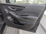 パワーウィンドウのスイッチですよ。運転席に居ながら窓を開け閉めのコントロールできます。