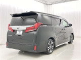 沢山乗れるのがこの車の魅力!2台で移動しないと・・・なんて時もこの車なら1台で!大活躍です♪