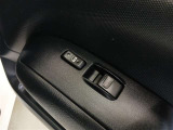 ワンタッチで操作できるパワーウィンドウは、快適性と安全性を両立。毎日のドライブをより便利で安心にしてくれる装備です!
