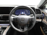 各操作スイッチなどもハンドルから手を放すことなく操作可能で安全運転に支援いたします!